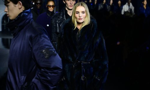 Jedna od najljepših žena izgleda neprepoznatljivo: Njezino 'novo' lice sve je šokiralo