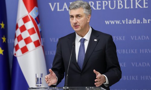 Plenković: 'Svjedočimo ogromnim tektonskim promjenama, a neki se bave kavicama. To je patetično'