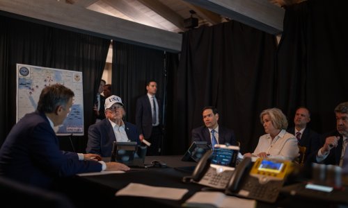 Bijela kuća objavila fotografiju: Ovako je Trump dočekao jutrošnje napade na Iran