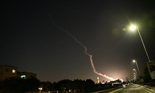 FOTO/VIDEO Iran započeo novu rundu napada: Projektili zasuli Tel Aviv, Dohu i Dubai