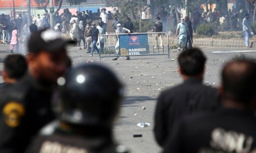 Prosvjedi zbog Hameneijeve smrti u Pakistanu, Iraku i Indiji: Devet mrtvih u Karachiju