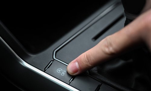 Funkcija koja živcira vozače odlazi u povijest? Amerikanci mijenjaju pravila