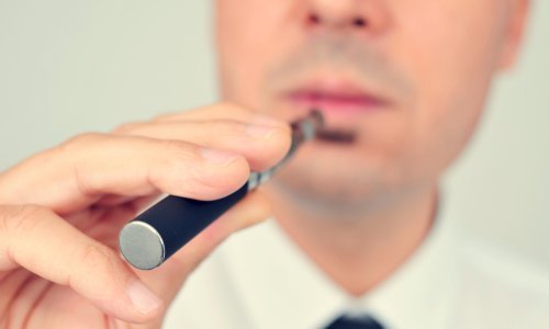 Pušači e-cigareta protive se izjednačavanju s običnim