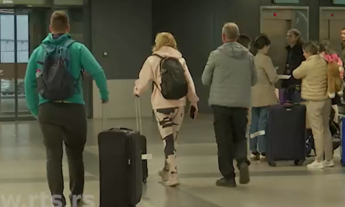 Prvi avion iz Dubaija sletio u Beograd, evakuirano 200 srbijanskih državljana