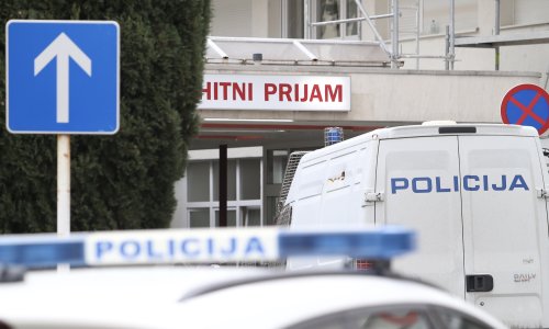 Trojica zatvorenika koji su se u požaru nagutali dima zadržani u bolnici