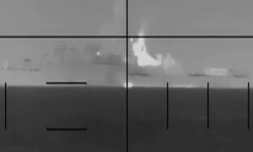 Pogledajte trenutak kada je američka podmornica raznijela iranski ratni brod