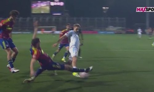 Kolarić dosudio penal za Rijeku, a onda se javio VAR: Pogledajte što se dogodilo