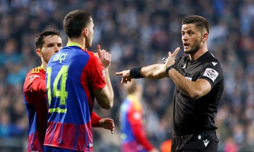 Pogledajte jednu od najbizarnijih situacija ove sezone: Hajduk je tražio penal, a onda šok