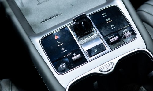 Jedna oznaka na mjenjaču može pomoći u vožnji, ali i povećati potrošnju ako je koristite pogrešno