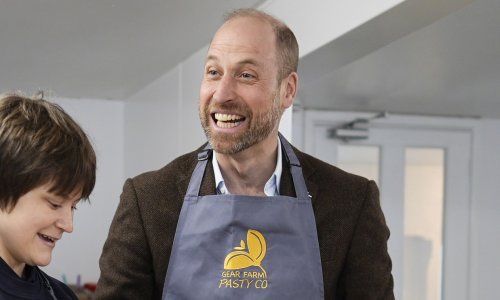 Princ William zasukao rukave: radio u pekarnici pa ponio pite za Kate i djecu