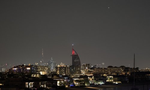 Novi iranski napadi potresli zaljevske zemlje, u Dubaiju poginuo radnik