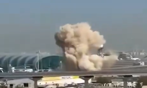 VIDEO Objavljena snimka pada drona u blizini zračne luke u Dubaiju