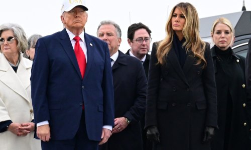 Trump na kratkoj ceremoniji povratka posmrtnih ostatka šestorice američkih vojnika