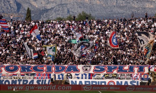 Pogledajte kako su igrači Hajduka napustili travnjak nakon poraza od Dinama