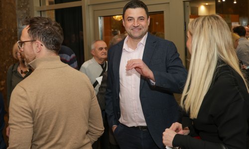 Neke neparlamentarne stranke imaju veće prihode od saborskih: Pogledajte koliko je dobio Bernardić