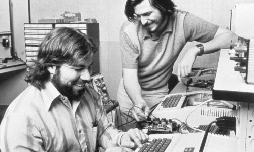 Apple slavi 50. rođendan: Od projekta iz garaže do tehnološkog giganta