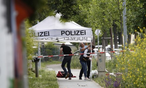 Hrvat u Linzu nožem ubio jednog Afganistanca, a drugog ranio: Supruzi najavio zločin