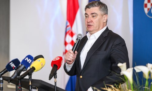 Milanović: Srbija se opskrbljuje napadnim oružjem. I to me brine. Već sam jednom Vučića upozorio