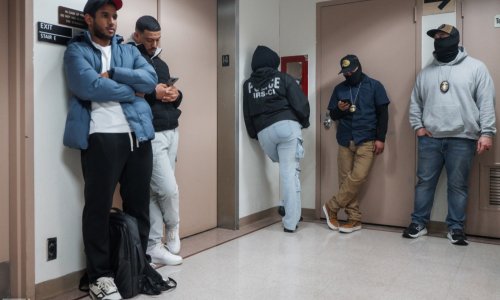 Američka služba za imigraciju strpala Afganistanca u pritvor, za manje od 24 sata preminuo