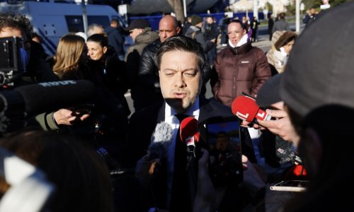 Bitka za Marseille: Desni i lijevi kandidat izjednačeni ulaze u drugi krug