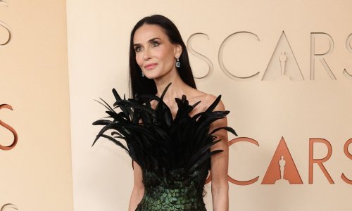 Demi Moore zna kako ukrasti show: U haljini s perjem zasjenila je pola crvenog tepiha
