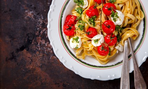 Trebamo li izbjegavati tjesteninu? Stručnjaci savjetuju kako je jesti bez straha od debljanja