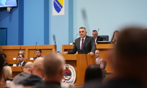 Parlament RS izabrao novu vladu, na čelu joj opet Savo Minić
