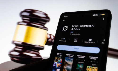 Tinejdžerice tuže Muskov xAI zbog seksualno eksplicitnih AI slika