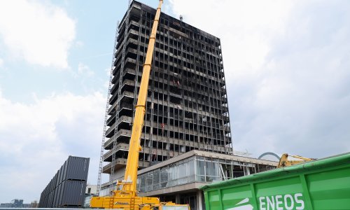 Ogromna dizalica se pojavila uz Vjesnik: Prepoznatljivi simbol će uskoro biti uklonjen
