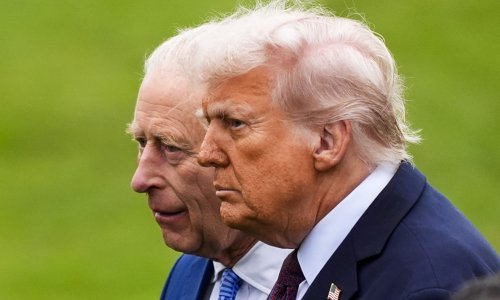 Upitan posjet kralja Charlesa SAD-u? Trump nastavlja napadati Britaniju, a premijera brani čak i oporba