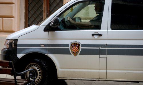 Optužen direktor koji je izvukao 1,7 milijuna eura iz tvrtke i varao kupce modularnih kuća