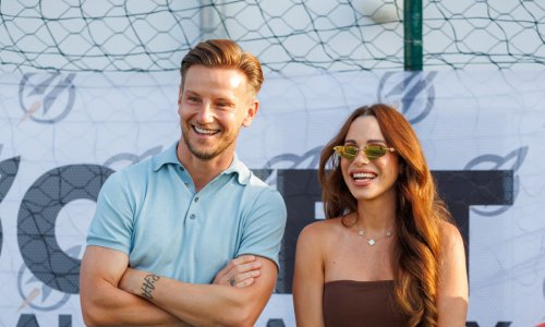 Golicaju maštu: Rakitić i Raquel privukli pažnju u luksuznom avionu