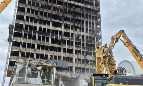 Bačić otkrio do kada bi trebao biti uklonjen azbest u Vjesniku