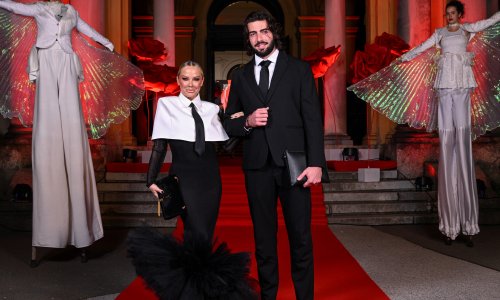 Maja u hokejaškoj opremi, a Šime s torbicom; ovo je bio modni korov usred Večernjakove ruže