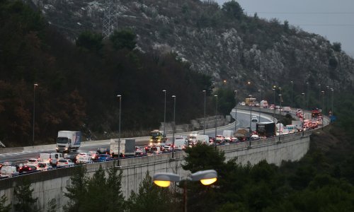 Vozači ogorčeni: Satima u koloni do Splita