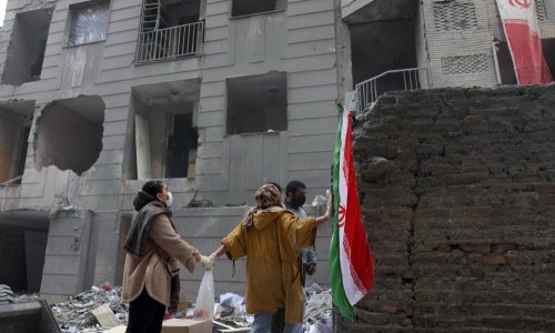 Izraelska vojska tvrdi da izvodi napade 'u srcu Teherana'