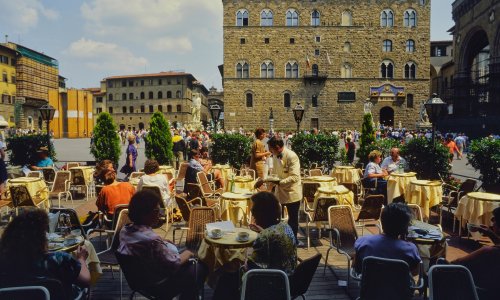 Talijani protiv 'overturizma': U Firenci odzvonilo restoranskim terasama