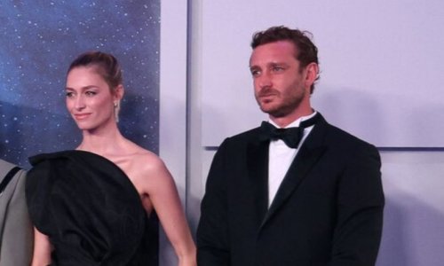 Nepogrešiv stil: Najbolje odjevena plemkinja spojila raskošnu haljinu i spektakularne žute dijamante