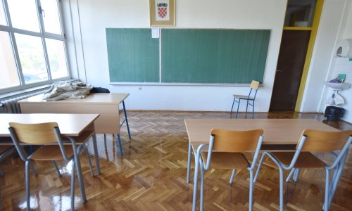 Školska zbornica: Drastično je pao stvarni materijalni status učitelja