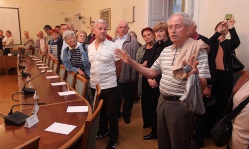 'Deda voli gledati Sabor, a ja želim prebaciti na neki drugi program'