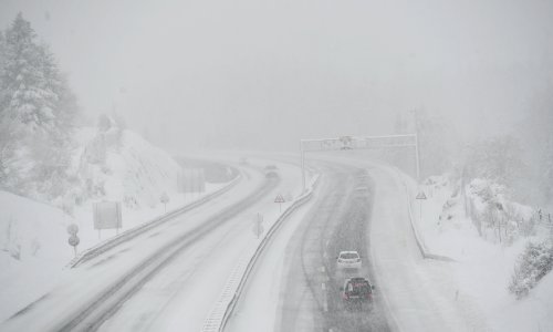 Stigle prve fotografije iz Gorskog kotara: Pogledajte koliko je snijega napadalo