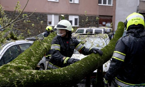 Na postaji Maksimiru zabilježena brzina vjetra od 100 km/h: Dokad će trajati ovaj kaos?