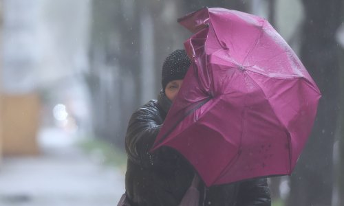 Nevrijeme na sjeveru Hrvatske: Zatvorene prometnice, otkazana nastava
