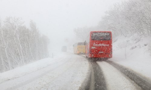 Promet u kolapsu zbog snijega i olujnog vjetra: Zatvorena dionica A1, dio Jadranske magistrale...