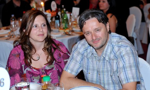 Thompsonova supruga izgleda potpuno drukčije nego na starim fotkama: Stesala se posebnom dijetom