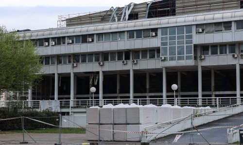 Nevrijeme oštetilo i Dom sportova: Novi krov sad je hrpa lima