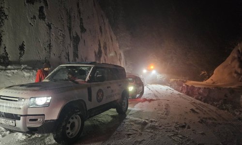 Hrabra akcija HGSS-a: Izvlačili ljude iz auta zarobljenih u snijegu sve do 2.30 ujutro