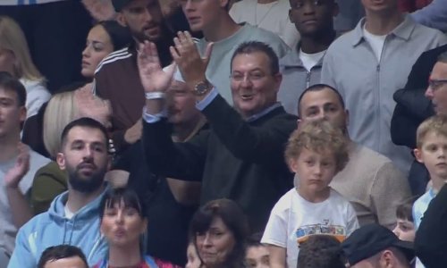 Pogledajte kako Damir Mišković pjeva s navijačima dok Rijeka razbija Futsal Dinamo