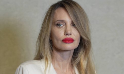 Izgleda drugačije: Angelina Jolie zbunila izgledom, mnogi sumnjaju na dvojnicu