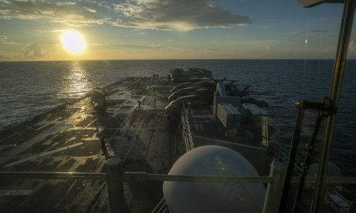 Ploveća tvrđava pred Iranom: USS Tripoli stigao s moćnom ratnom mašinerijom - evo što sve nosi